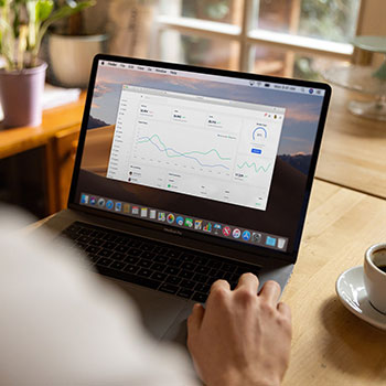 17c网页版 · 盘点 · 影视传媒从0到1：页面改版这样做最稳